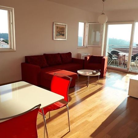 Apartment Lucija - Cozy Flat In The City Center With A Sea View & Parking Makarska Extérieur photo