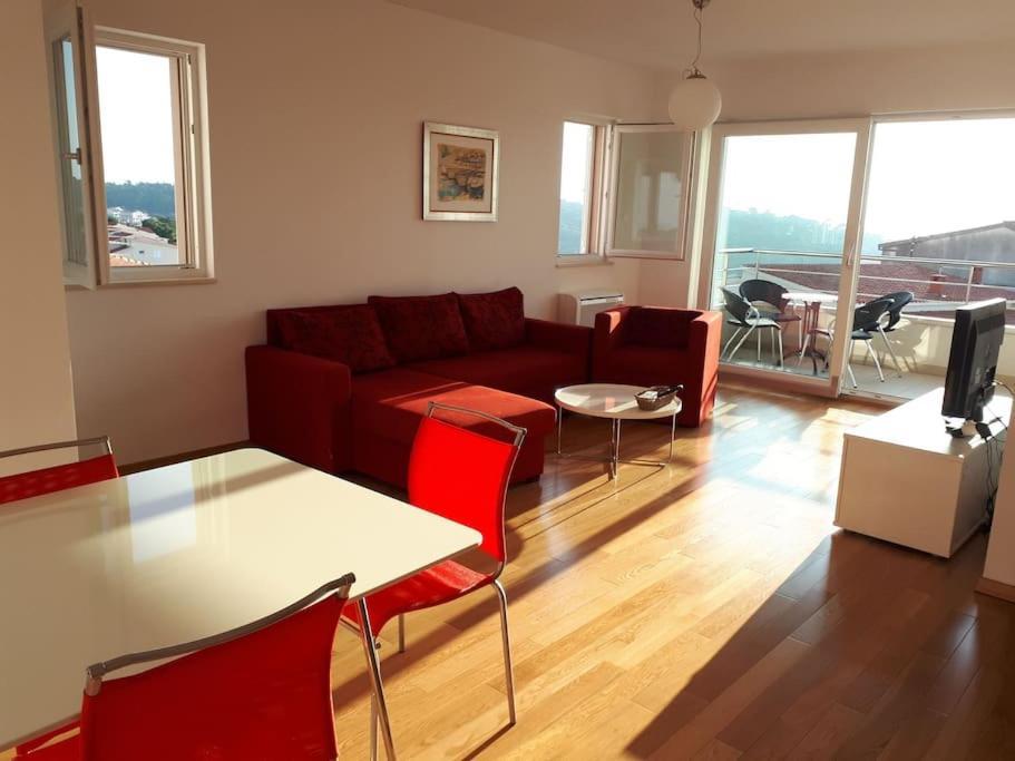 Apartment Lucija - Cozy Flat In The City Center With A Sea View & Parking Makarska Extérieur photo