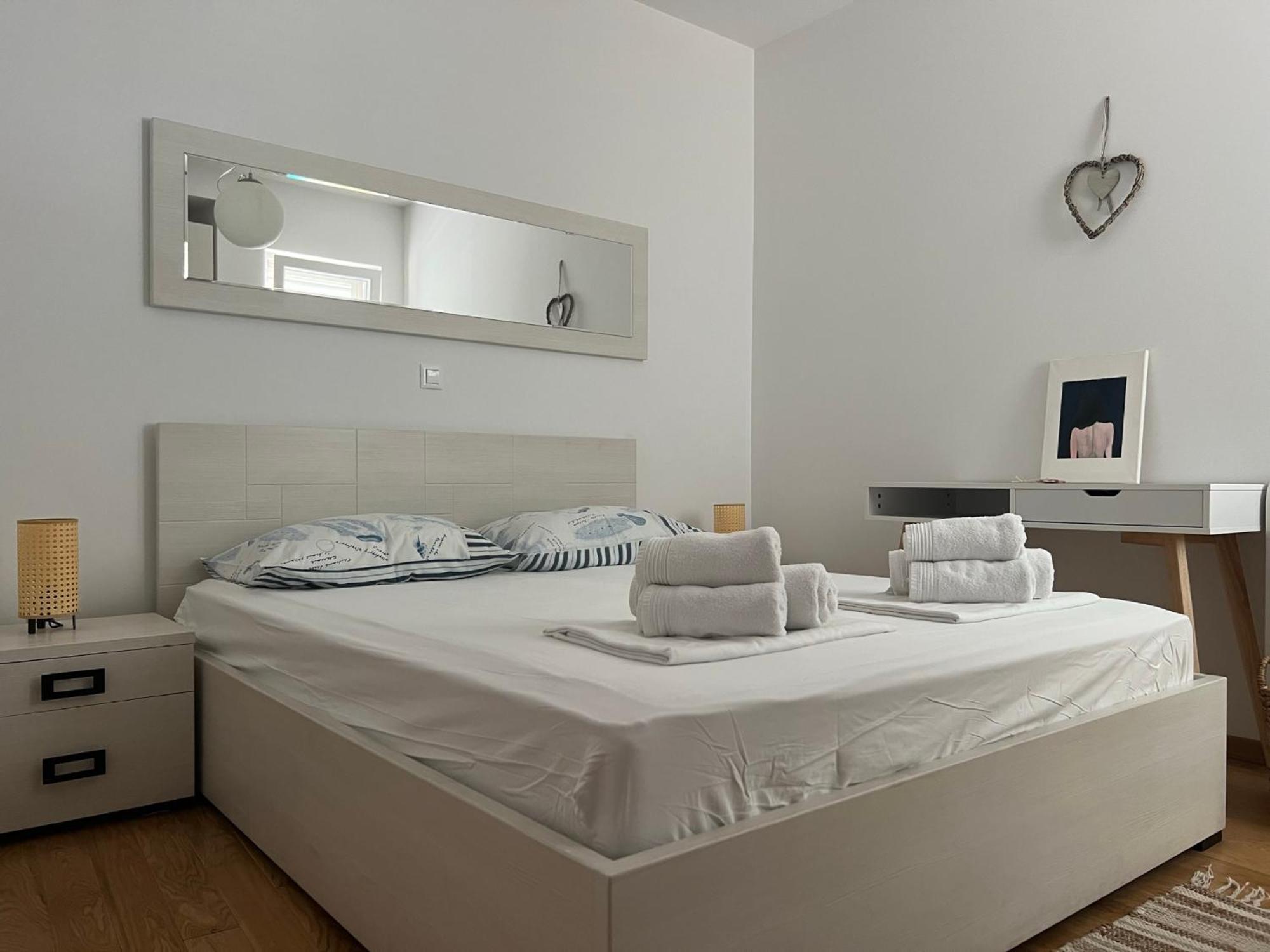 Apartment Lucija - Cozy Flat In The City Center With A Sea View & Parking Makarska Extérieur photo