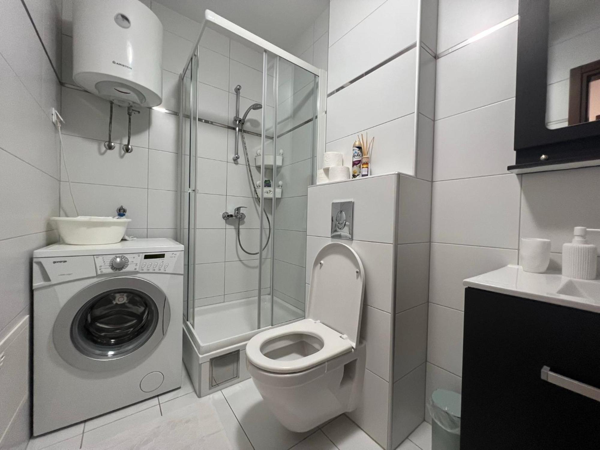 Apartment Lucija - Cozy Flat In The City Center With A Sea View & Parking Makarska Extérieur photo