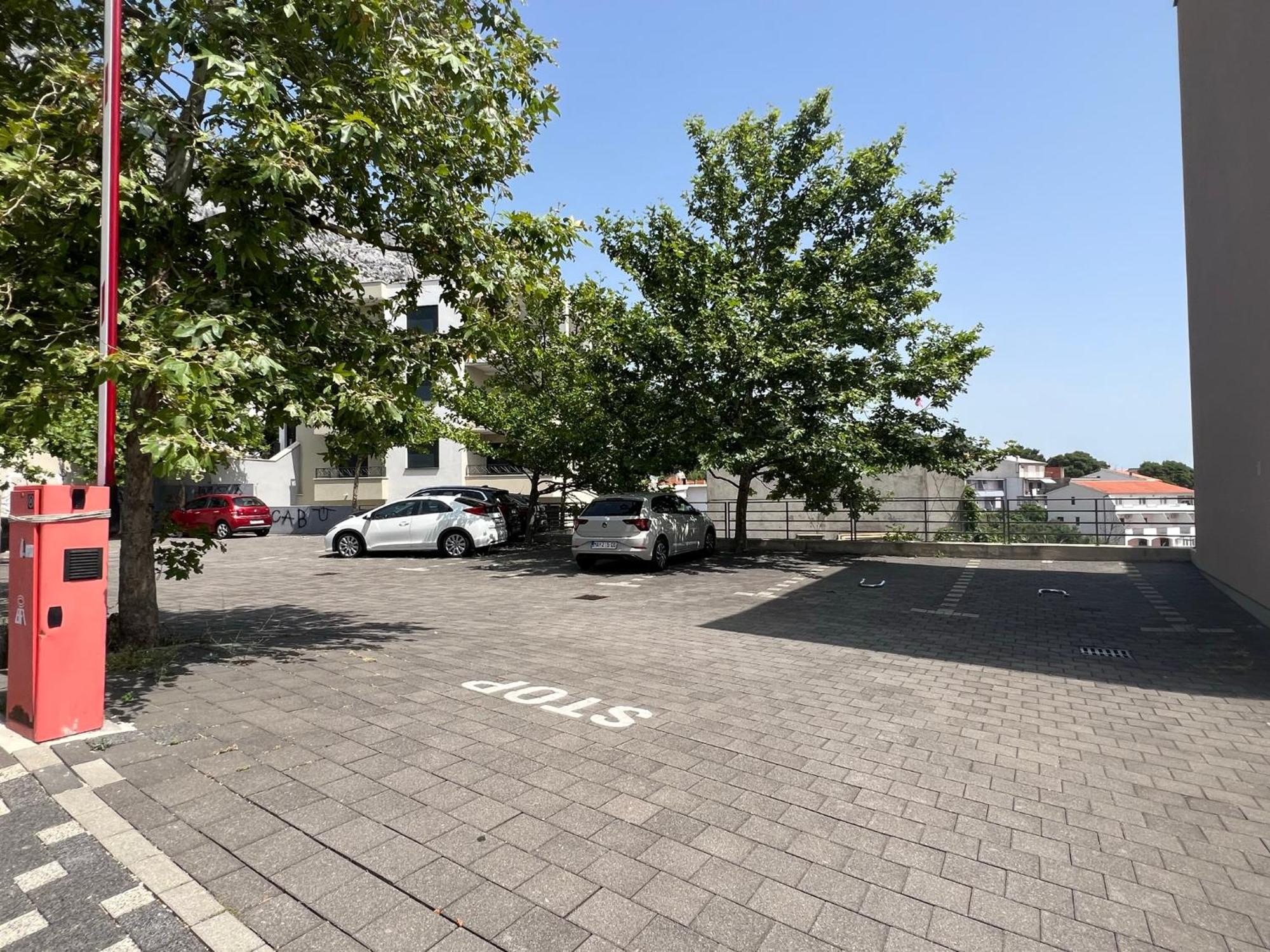 Apartment Lucija - Cozy Flat In The City Center With A Sea View & Parking Makarska Extérieur photo